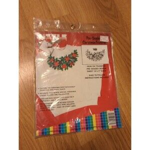 Dizzle Pre Shaded Christmas Iron On Transfer Stars And Holly Wreath 50088